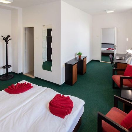 Masarykova Kolej Hotel Praga Exterior foto