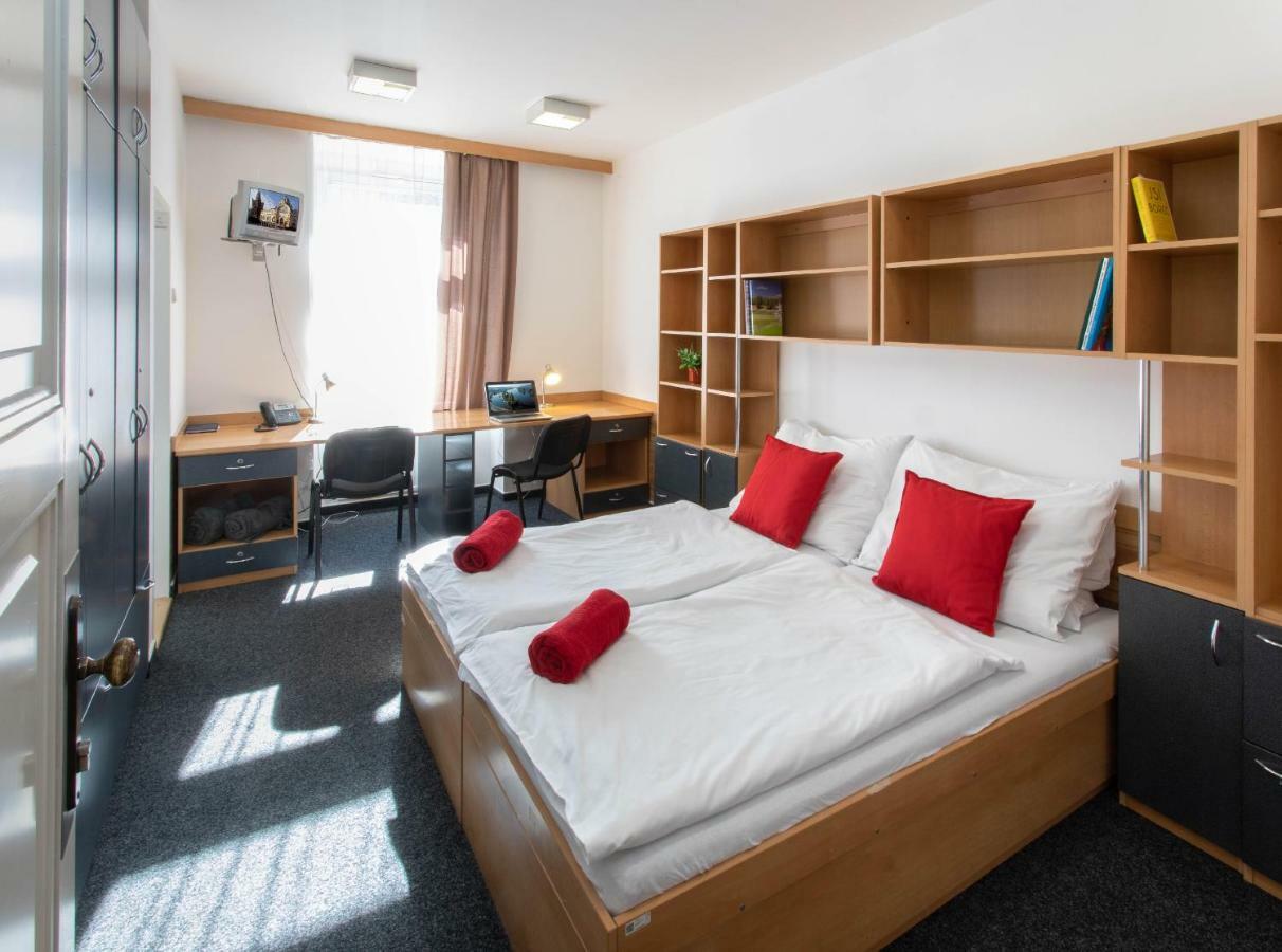 Masarykova Kolej Hotel Praga Exterior foto