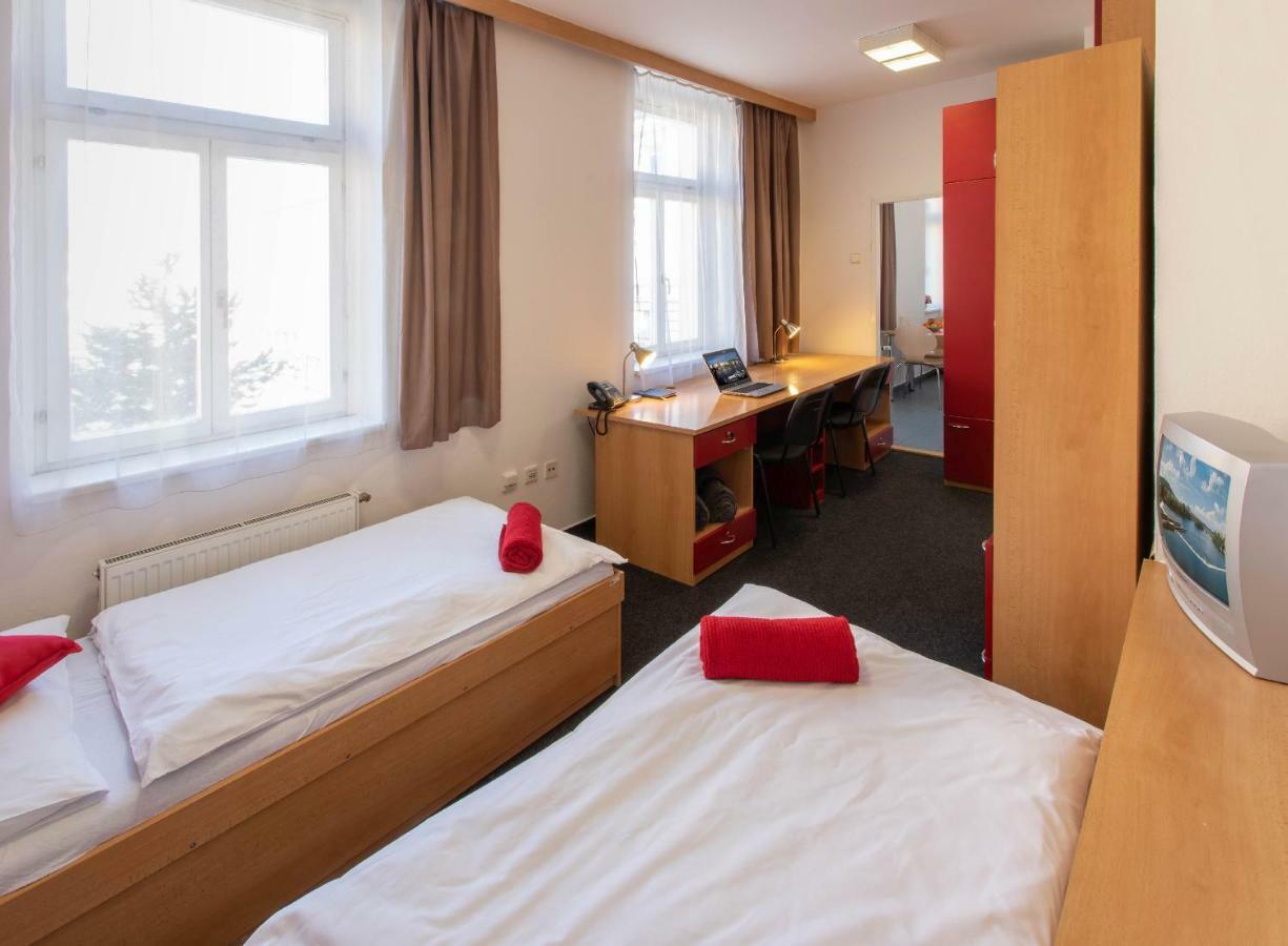 Masarykova Kolej Hotel Praga Exterior foto