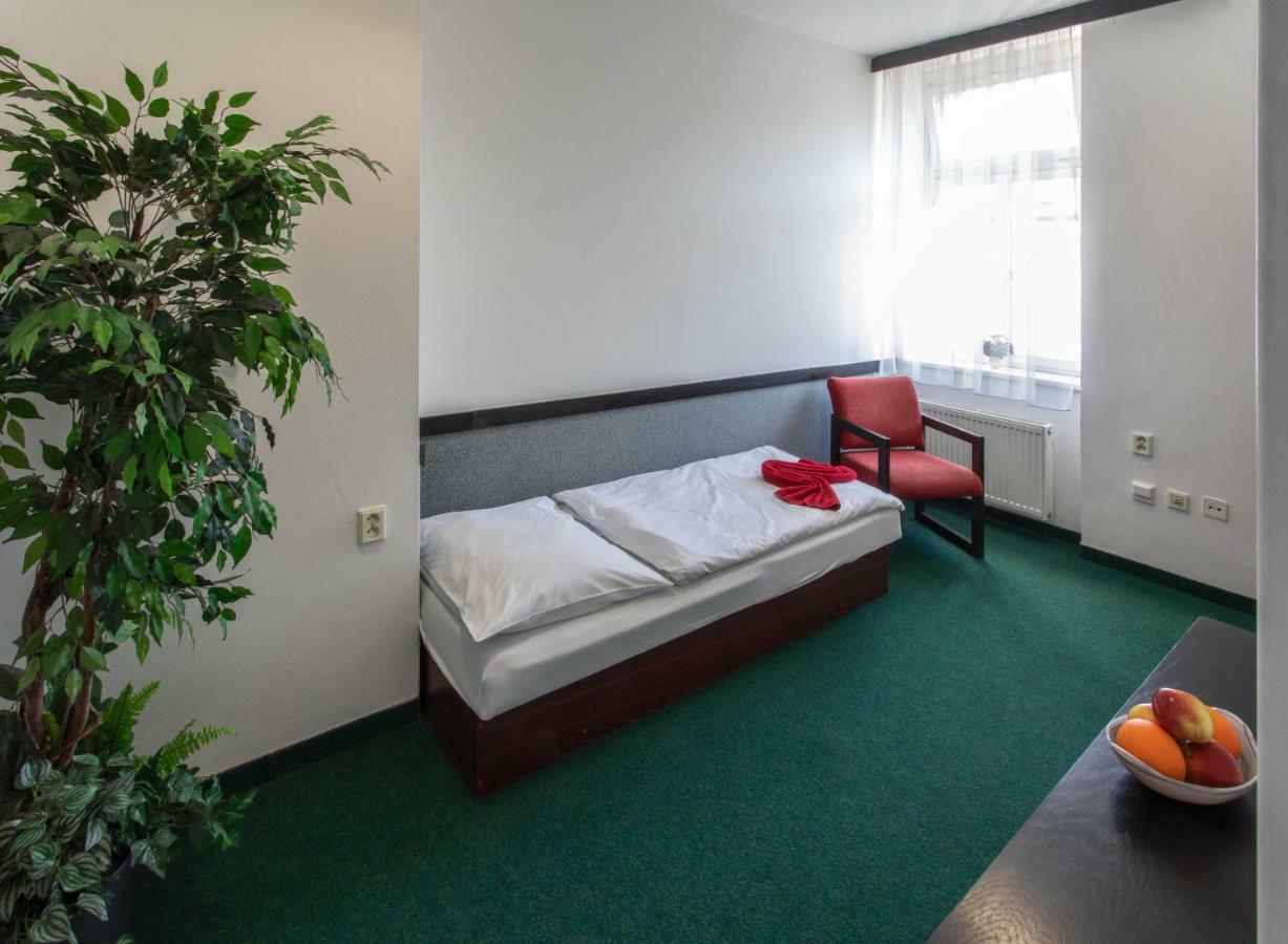 Masarykova Kolej Hotel Praga Exterior foto